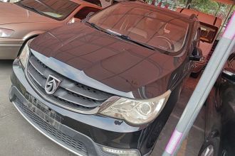 宝骏730 2014款 1.5L 手动豪华导航ESP版 7座