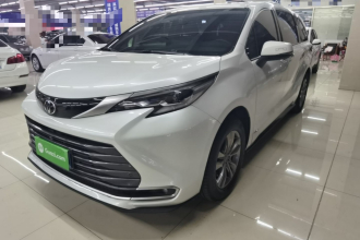丰田 赛那SIENNA 2024款 2.5L混动 四驱尊贵版