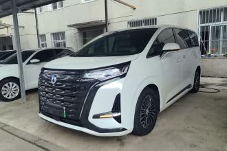 腾势D9 2022款 DM-i 970 四驱旗舰型