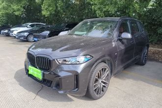 宝马X5 2023款 xDrive 40Li 尊享型M运动曜夜套装
