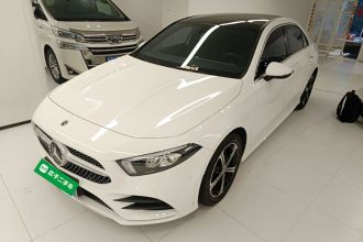 奔驰A级 2022款 改款三 A 200 L 运动轿车时尚型
