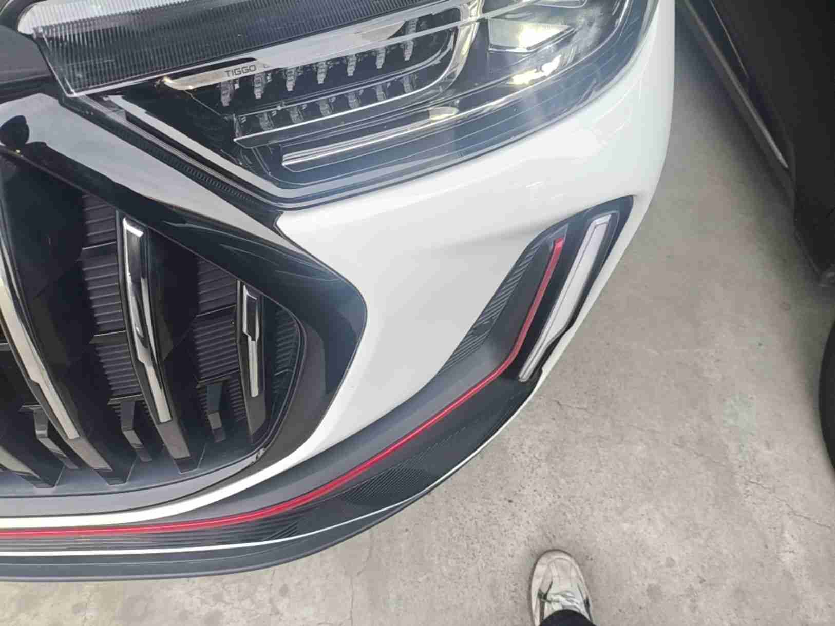 车辆前保险杠实拍