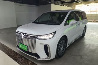 岚图汽车 岚图梦想家 2025款 PHEV 四驱旗舰鲲鹏版