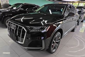 奥迪Q7 2023款 55 TFSI quattro S line运动型