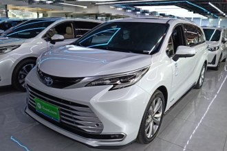丰田 赛那SIENNA 2023款 2.5L混动 铂金版