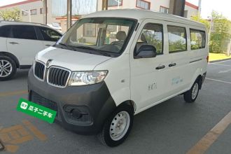 金杯 小海狮X30 2023款 1.5L 超享型客车5/6/7座无空调版SWC15M