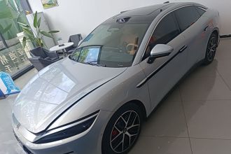 比亚迪 汉L 2025款 EV 四驱激光雷达旗舰型