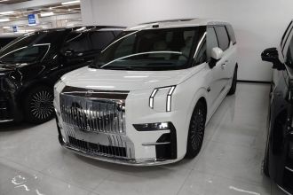 极氪009 2024款 七座过道版四驱 108kWh