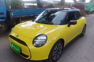 电动MINI COOPER 2025款 改款 466km COOPER E 经典派