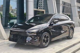 小鹏G7 2025款 702 超长续航 Ultra