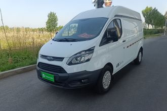 福特 全顺 2017款 2.0T柴油厢式运输车中轴中顶国V