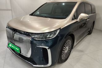 岚图汽车 岚图梦想家 2025款 PHEV 四驱尊贵鲲鹏版