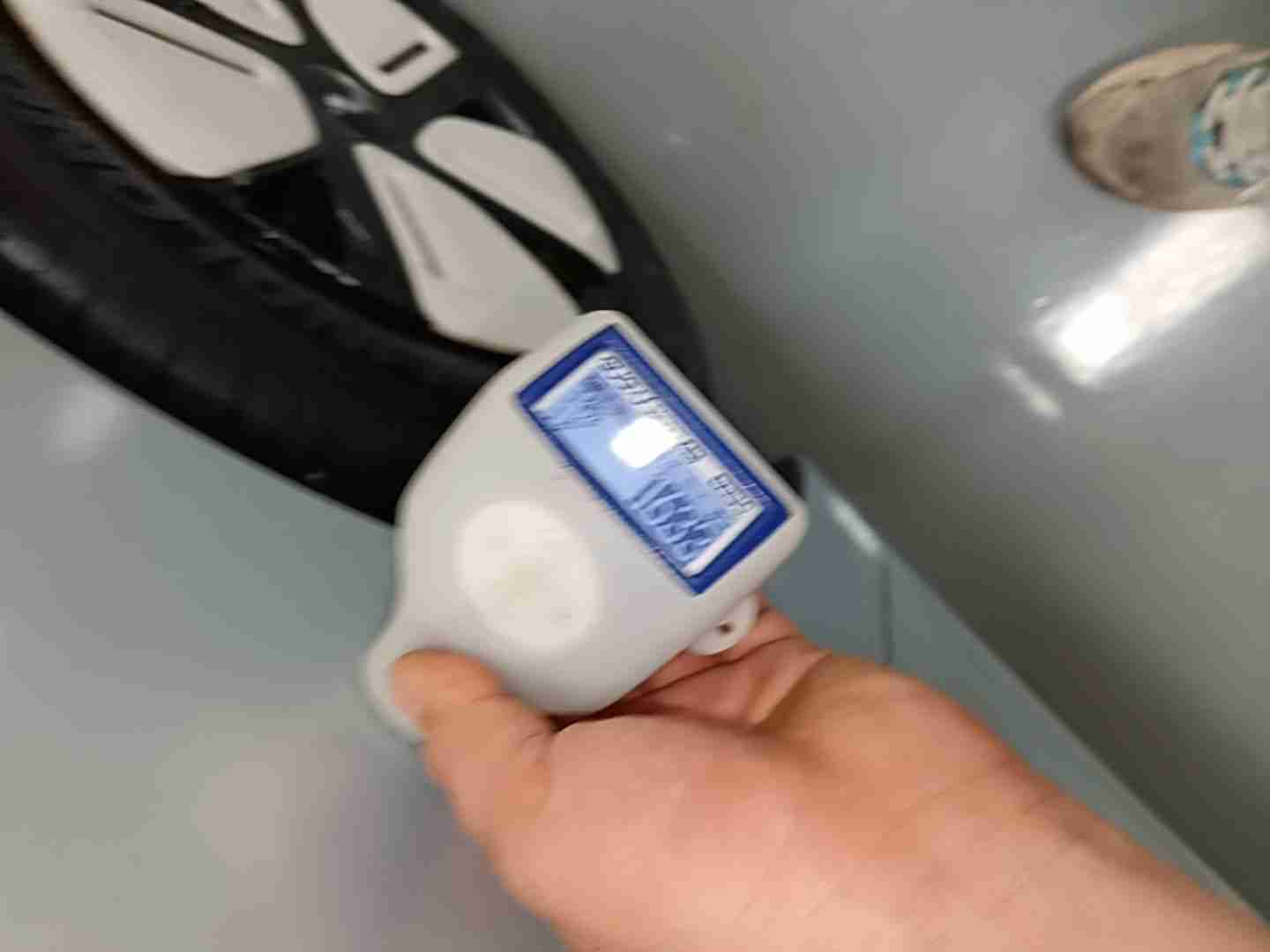 车辆右前侧外观展示