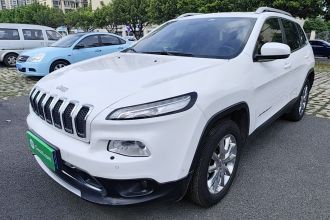 Jeep 自由光 2016款 2.4L 优越版