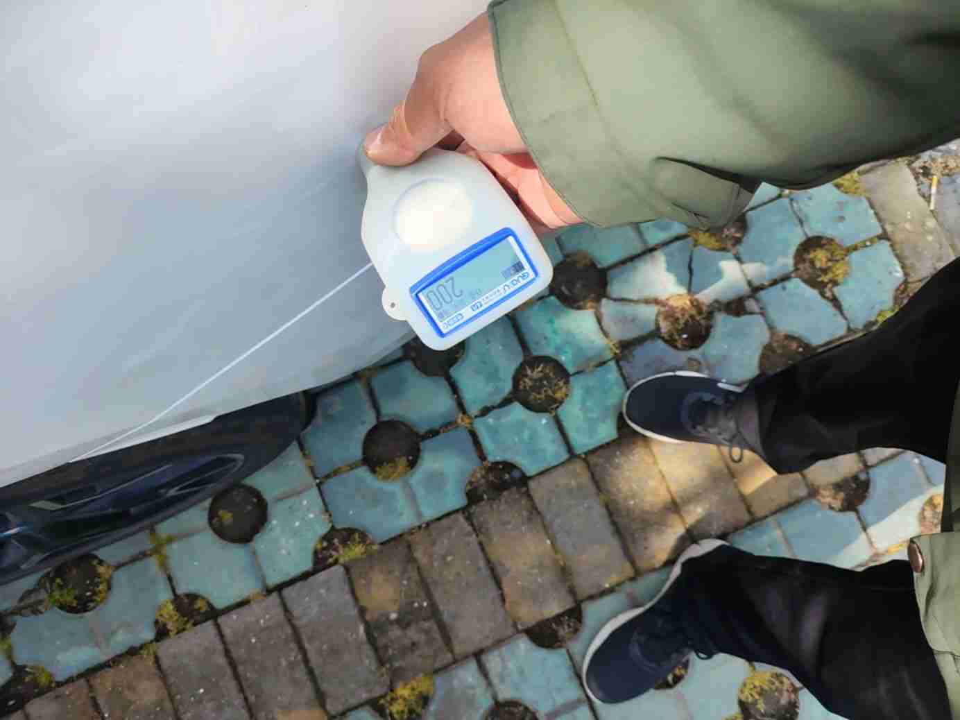 左后翼子板喷漆修复痕迹实拍