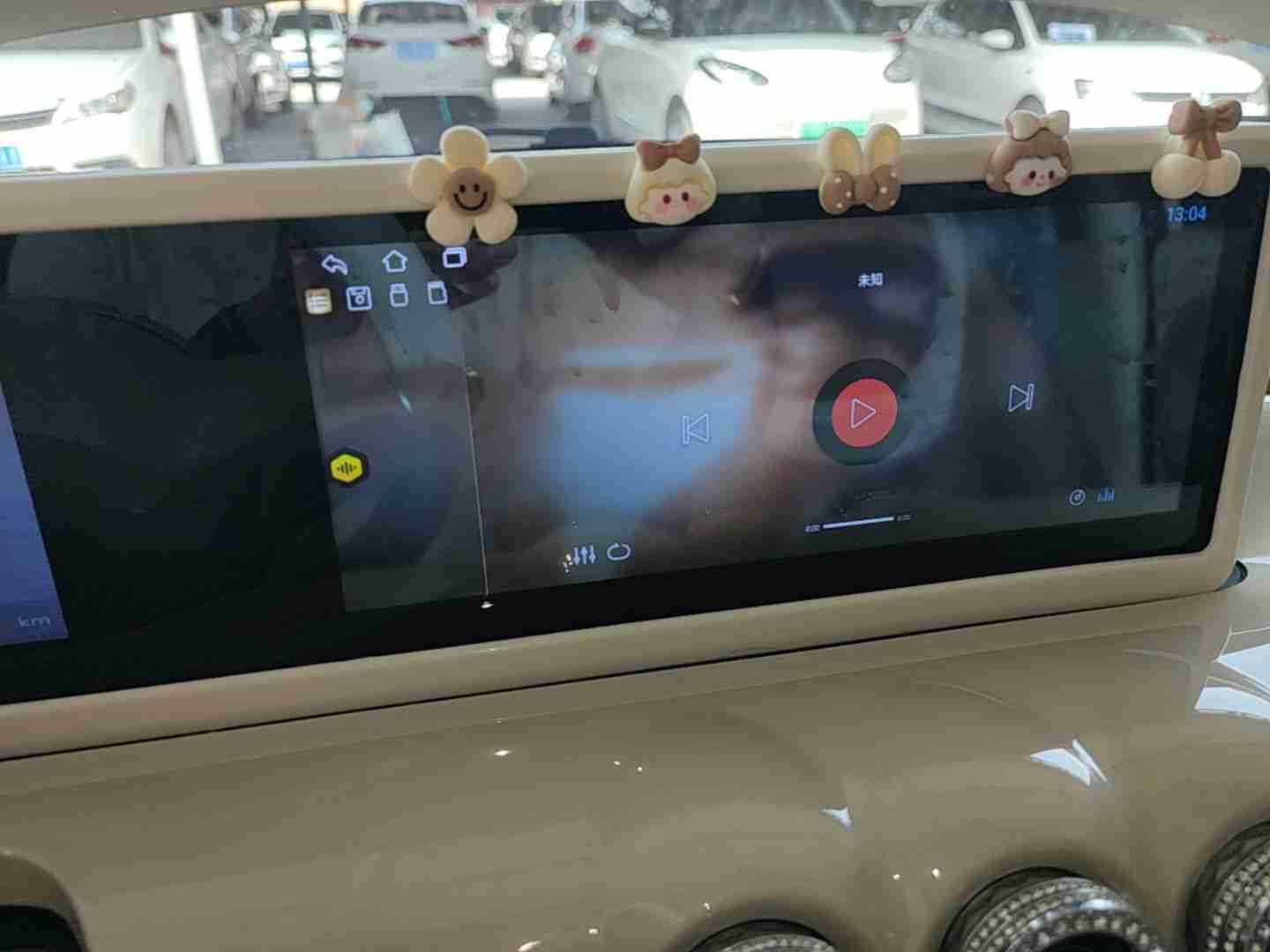 改装后的多媒体系统中控屏实拍
