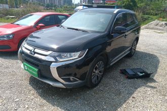 三菱 欧蓝德 2018款 2.0L 两驱荣耀版 5座