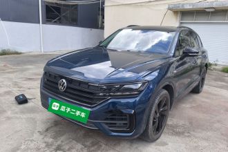 大众 途锐 2022款 3.0TSI 锐享版 曜黑运动套装