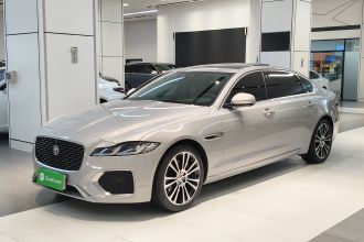 捷豹XFL 2024款 2.0T P250 两驱尊享豪华版