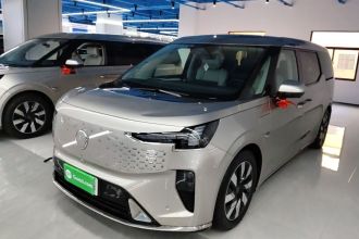 沃尔沃EM90 2025款 Ultra 六座