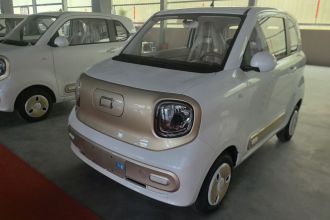 奔腾小马 2026款 222km 炫彩马