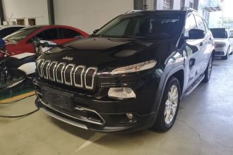 Jeep 自由光 2017款 2.0L 优越版