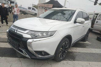 三菱 欧蓝德 2019款 2.4L 四驱致享版 5座 国V