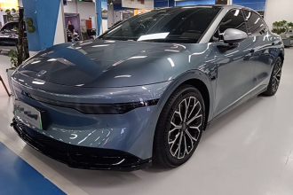 极氪007 2024款 后驱增强版 75kWh
