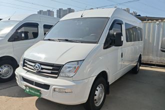 上汽大通MAXUS 新途V80 2023款 2.0T 手动经典傲运通长轴中顶6/7/8/9座