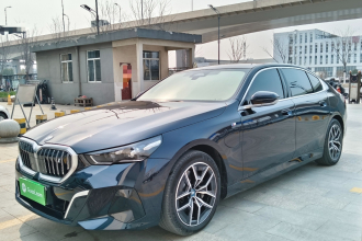 宝马i5 2024款 eDrive 35L M运动套装