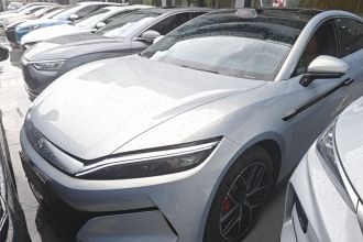 比亚迪 汉L 2025款 EV 四驱激光雷达旗舰型