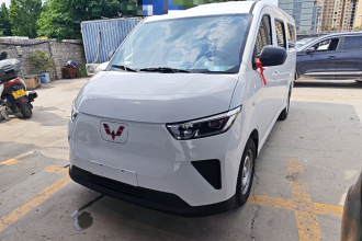 五菱汽车 五菱扬光 2026款 440km 客车版舒适型 6座