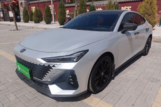 长安UNI-V 2022款 1.5T 尊贵型
