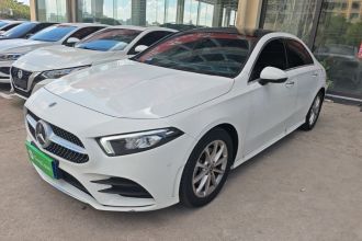奔驰A级 2022款 改款 A 200 L 运动轿车动感型