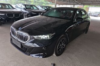 宝马i5 2025款 eDrive 35L M运动套装