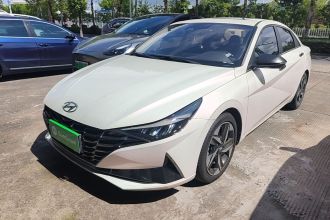 现代 伊兰特 2022款 1.5L CVT LUX尊贵版