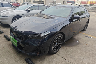 宝马5系 2025款 530Li 领先型 M运动套装