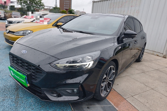 福特 福克斯 2020款 两厢 EcoBoost 180 自动ST Line