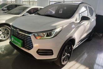 比亚迪 元新能源 2018款 EV360 智联炫酷型