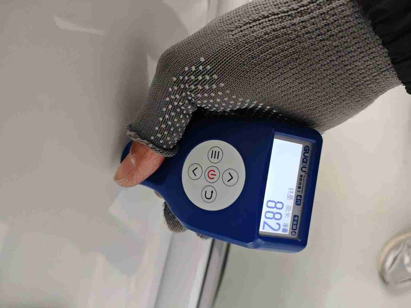 后备箱盖钣金修复痕迹实拍