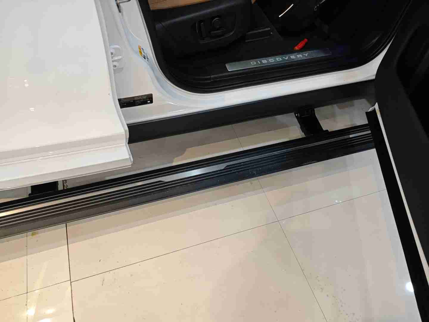 加装登车踏板及轻微磨损实拍