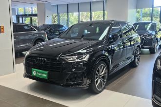 奥迪Q7 2023款 55 TFSI quattro S line冰雪运动版
