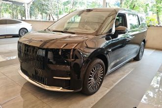 极氪009 2024款 七座过道版 140kWh