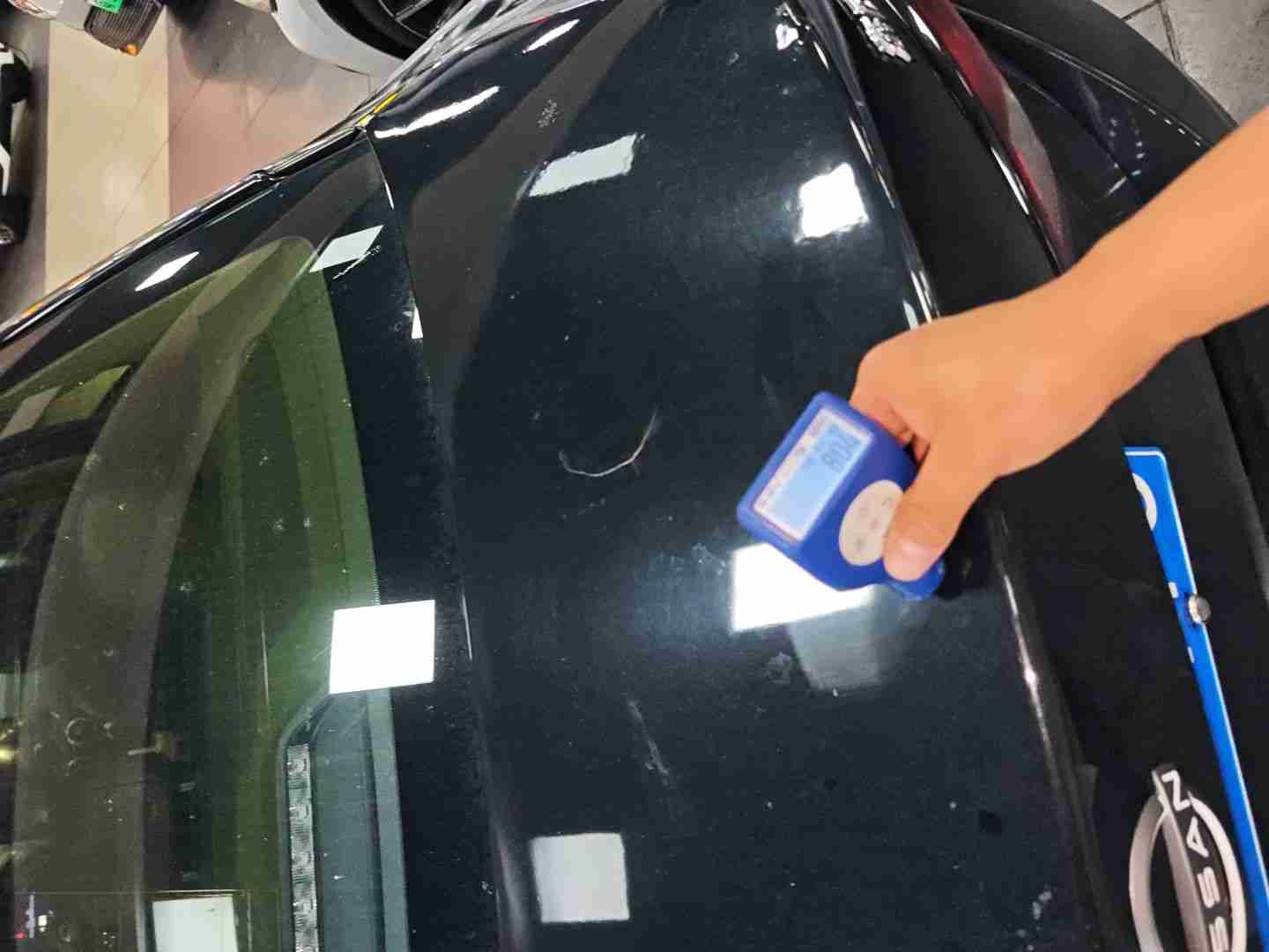 车辆后备箱盖外观