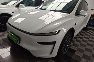 特斯拉 Model Y L 2025款 长续航全轮驱动版