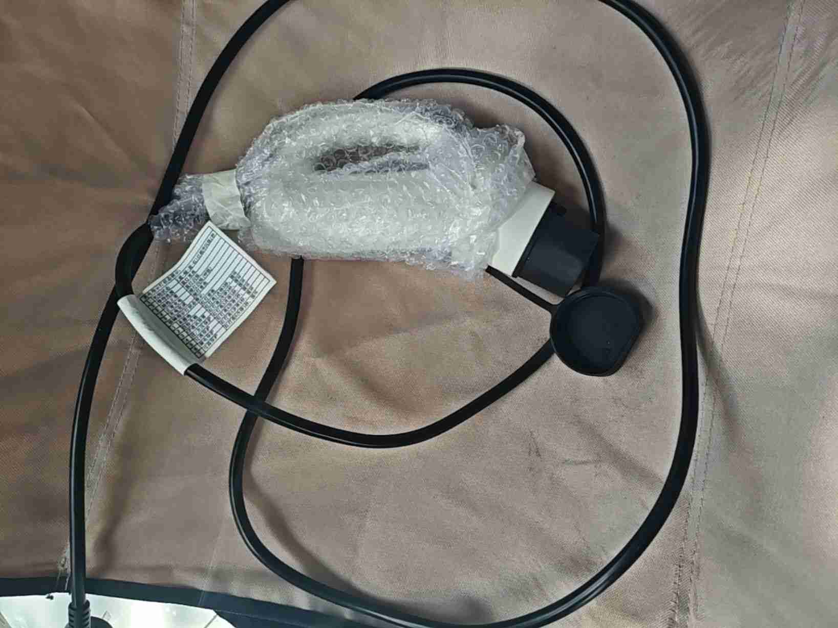 随车便携充电器实拍