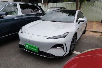 吉利银河 银河E8 2025款 700km 远航智驾版