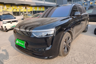 鸿蒙智行 问界M8 2025款 增程 Ultra版 53.4kWh 6座版