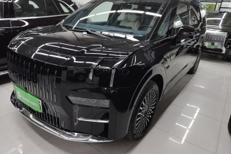 极氪009 2024款 六座行政版四驱 108kWh