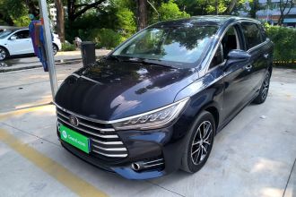 比亚迪 宋MAX 2018款 1.5T 自动智联豪华型 6座